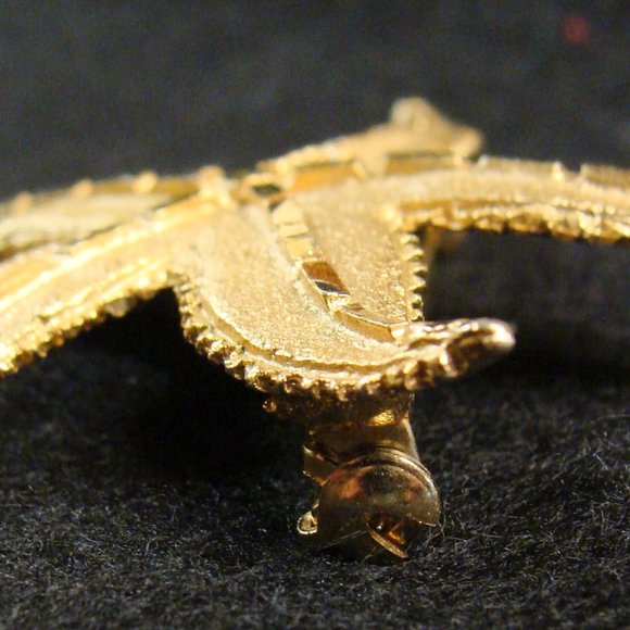 Vintage Unsigned Gold Tone Star Fish Brooch - 2775-HB2 - Picture 3 of 6